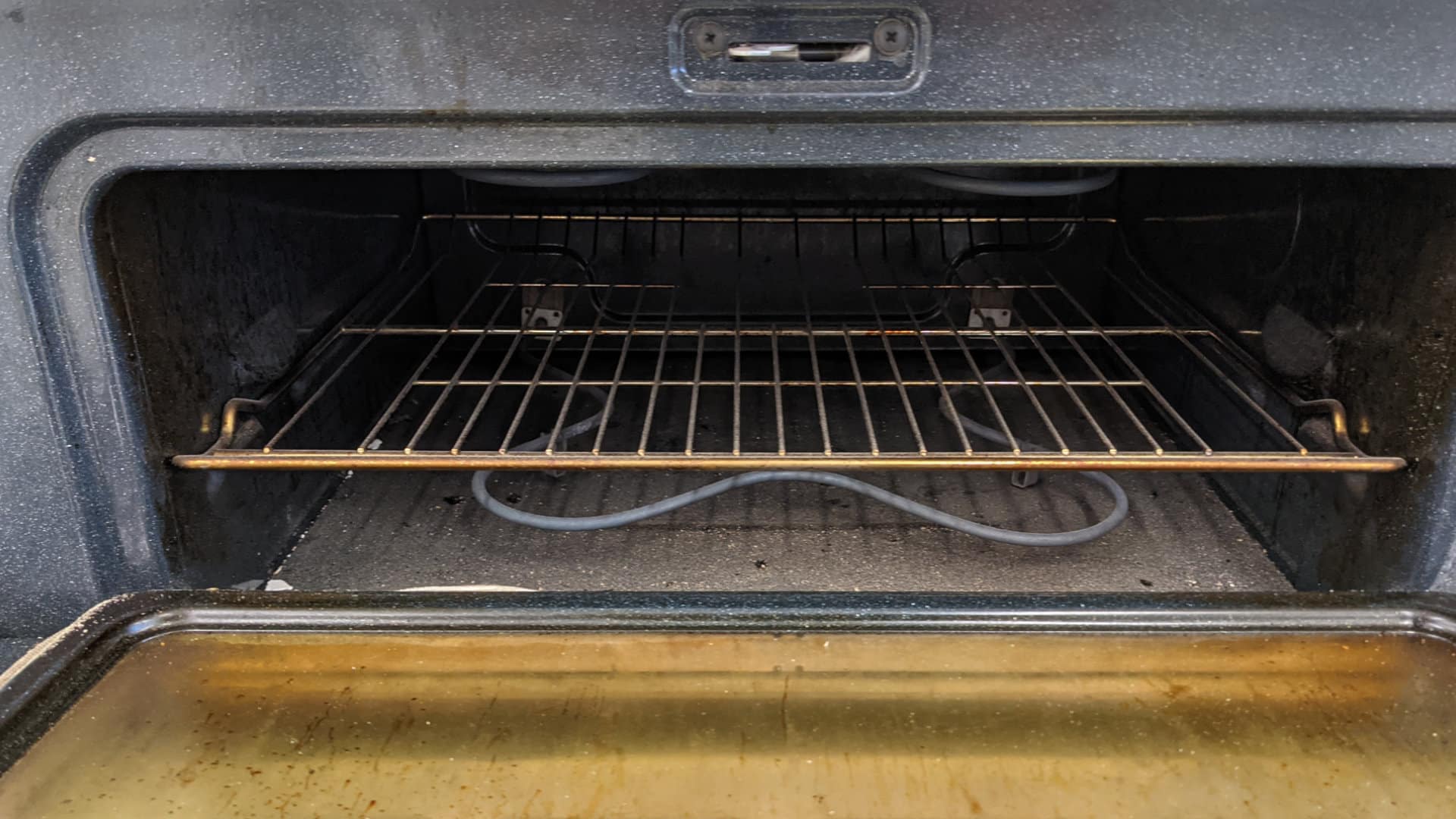 Featured image for “Amana Range Stove Oven Not Working? Here’s What to Do”